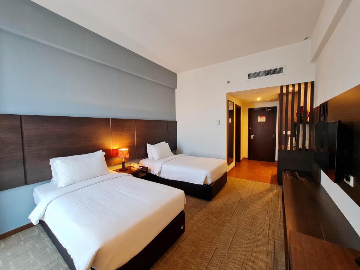 Swan Garden Hotel Malacca Exterior foto