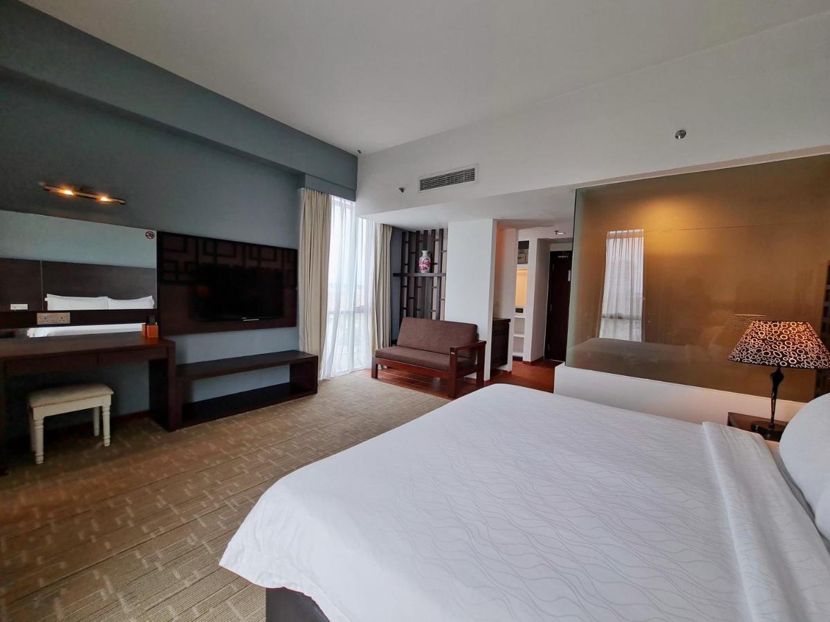 Swan Garden Hotel Malacca Exterior foto