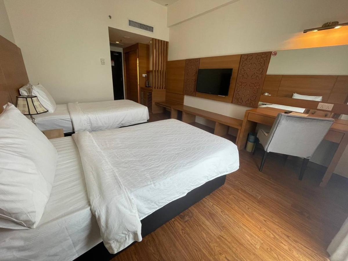 Swan Garden Hotel Malacca Exterior foto
